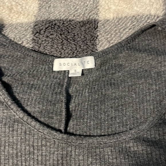 Socialite Heather Gray Knee Length Dress - Picture 3 of 6